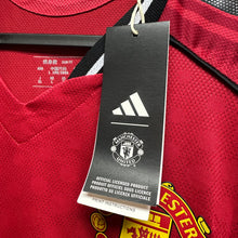 將圖片載入圖庫檢視器 2025-26 曼聯｜主場長袖｜球員版｜BNWT｜2025-26 Manchester United Home L/S Authentic ( Multiple Sizes )
