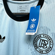 將圖片載入圖庫檢視器 2025 德國｜125周年GK｜連印字｜BNWT｜2025 Germany GK 125th anniversary with Printing ( Multiple Sizes )
