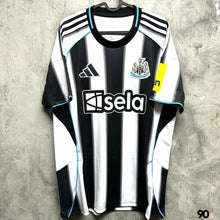 將圖片載入圖庫檢視器 2025-26 紐卡素｜主場｜BNWT｜ 2025-26 Newcastle Home ( Multiple Sizes )
