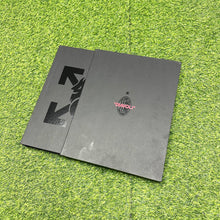 將圖片載入圖庫檢視器 2024-25 AC米蘭｜x OFF-WHITE ｜特別版｜球員版｜Boxset｜2024-25 AC Milan x OFF-WHITE Authentic Box Set ( Multiple Sizes )
