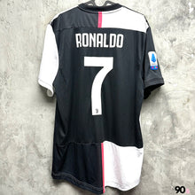Load image into Gallery viewer, 2019-20 Juventus｜Home｜Player Version｜#7 Ronaldo｜Serie A Full Set｜95% New｜L｜2019-20 Juventus Home #7 Ronaldo Serie A version Authentic ( L )
