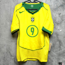 將圖片載入圖庫檢視器 《原裝復刻》 2004 巴西｜主場復刻｜連印字｜BNWT｜2004 Brazil Home Official Reissue with Printing ( Multiple Sizes )
