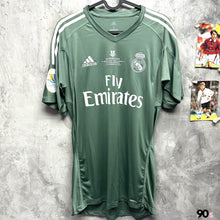 Load image into Gallery viewer, 2017-18 Real Madrid | GK | Player Edition | #1 Navas | Spanish Supercopa Final Full Set | 90% New | S | 2017-18 Real Madrid GK #1 Navas Supercopa Final full set Adizero ( S )
