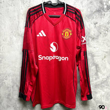 將圖片載入圖庫檢視器 2025-26 曼聯｜主場長袖｜BNWT｜2025-26 Manchester United Home L/S ( Multiple Sizes )

