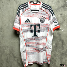 將圖片載入圖庫檢視器 2025-26 拜仁慕尼黑｜作客｜BNWT｜2025-26 Bayern Munich Away( Multiple Sizes )
