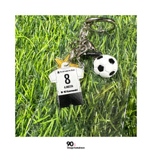Load image into Gallery viewer, Vissel Kobe #8 Iniesta Keychain｜Vissel Kobe #8 Iniesta Keychain
