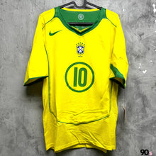 將圖片載入圖庫檢視器 《原裝復刻》 2004 巴西｜主場復刻｜#10 朗拿甸奴｜BNWT｜2004 Brazil Home #10 Ronaldinho official Reissue ( Multiple Sizes )

