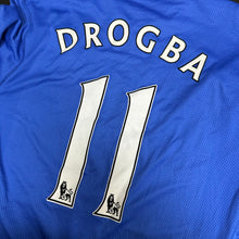 Load image into Gallery viewer, 2009-10 Chelsea｜Home｜Player Edition｜#11 Drogba｜Charity Shield Full Set｜95% New｜XL｜2009-10 Chelsea Home #11 Drogba 2019 Community Shield Version Authentic ( XL )
