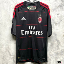 Load image into Gallery viewer, 2010-11 AC米蘭｜第二作客｜#28 艾曼奴臣｜意甲 Full Set｜BNWT｜S｜2010-11 AC Milan Third #28 Emanuelson ( S )
