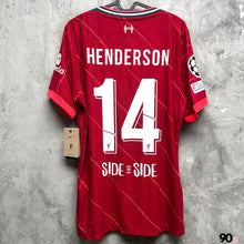 Load image into Gallery viewer, 2021-22 利物浦｜主場｜球員版｜#14 軒達臣｜歐聯 Full Set｜BNWT｜L｜2021-22 Liverpool Home #14 Henderson UCL Set authentic  ( L )

